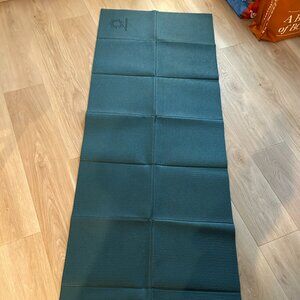 Primasole Folding Yoga Travel Pilates Mat Foldable Easy to Carry to Class Beach